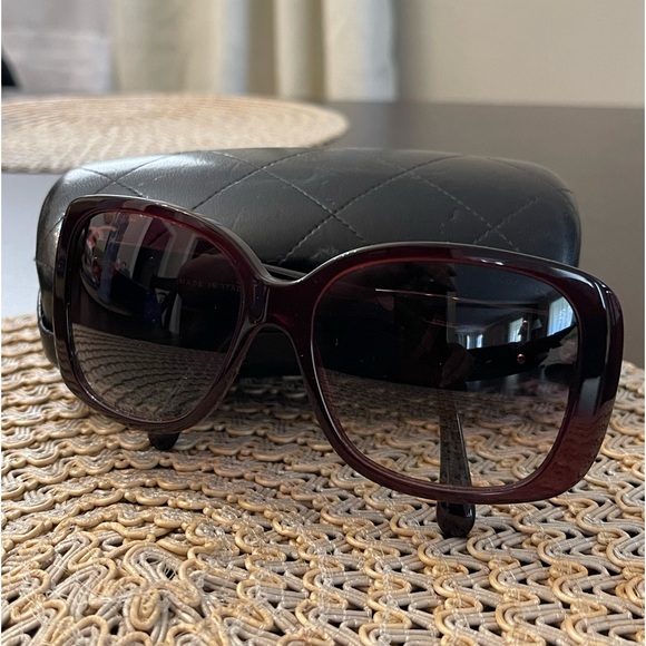 Chanel CC Turnlock Sunglasses 5234 Q - Picture 1 of 5